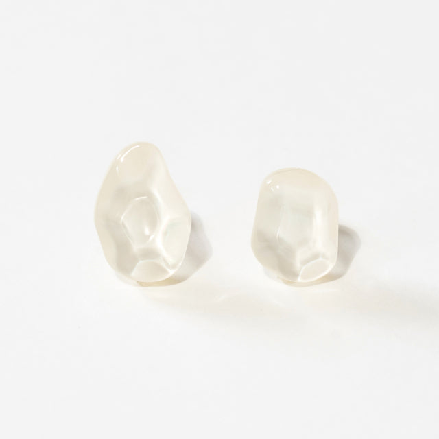 K18 イエローゴールド 水晶×白蝶貝 ピアス